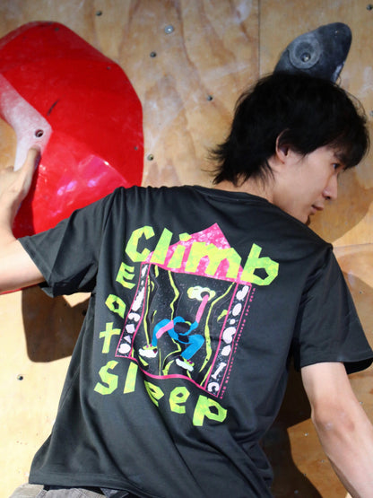 Mountain Goat's View Series Quick Dry Tee